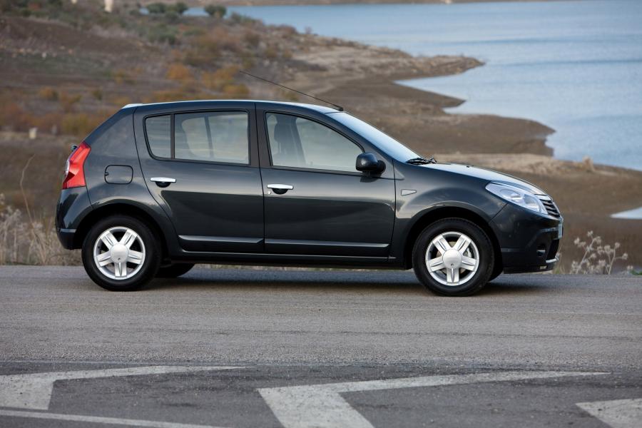  Dacia Sandero 2009 года  (фото 7 из 17)